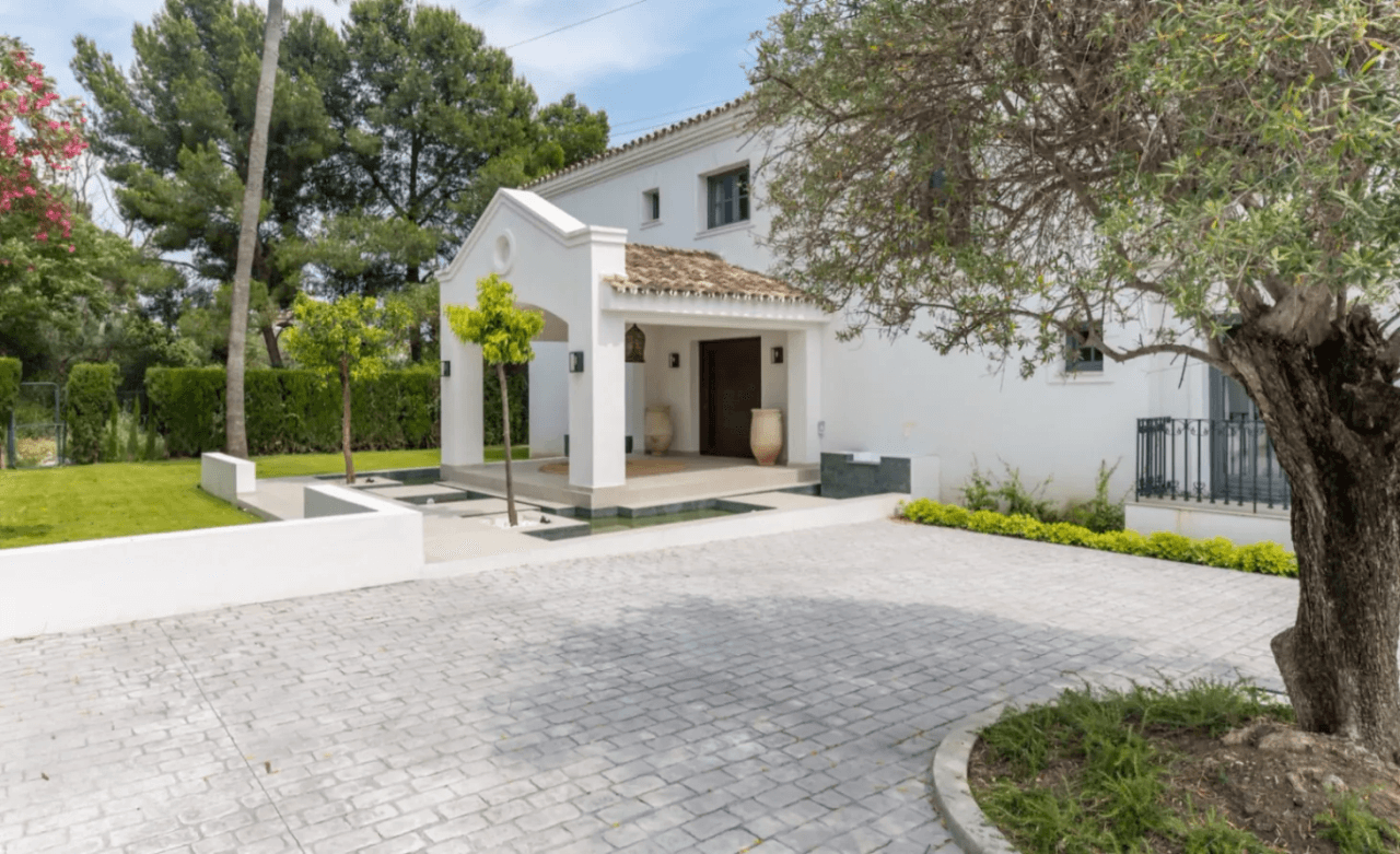Andalusian-Inspired Villa Near Atalaya Golf