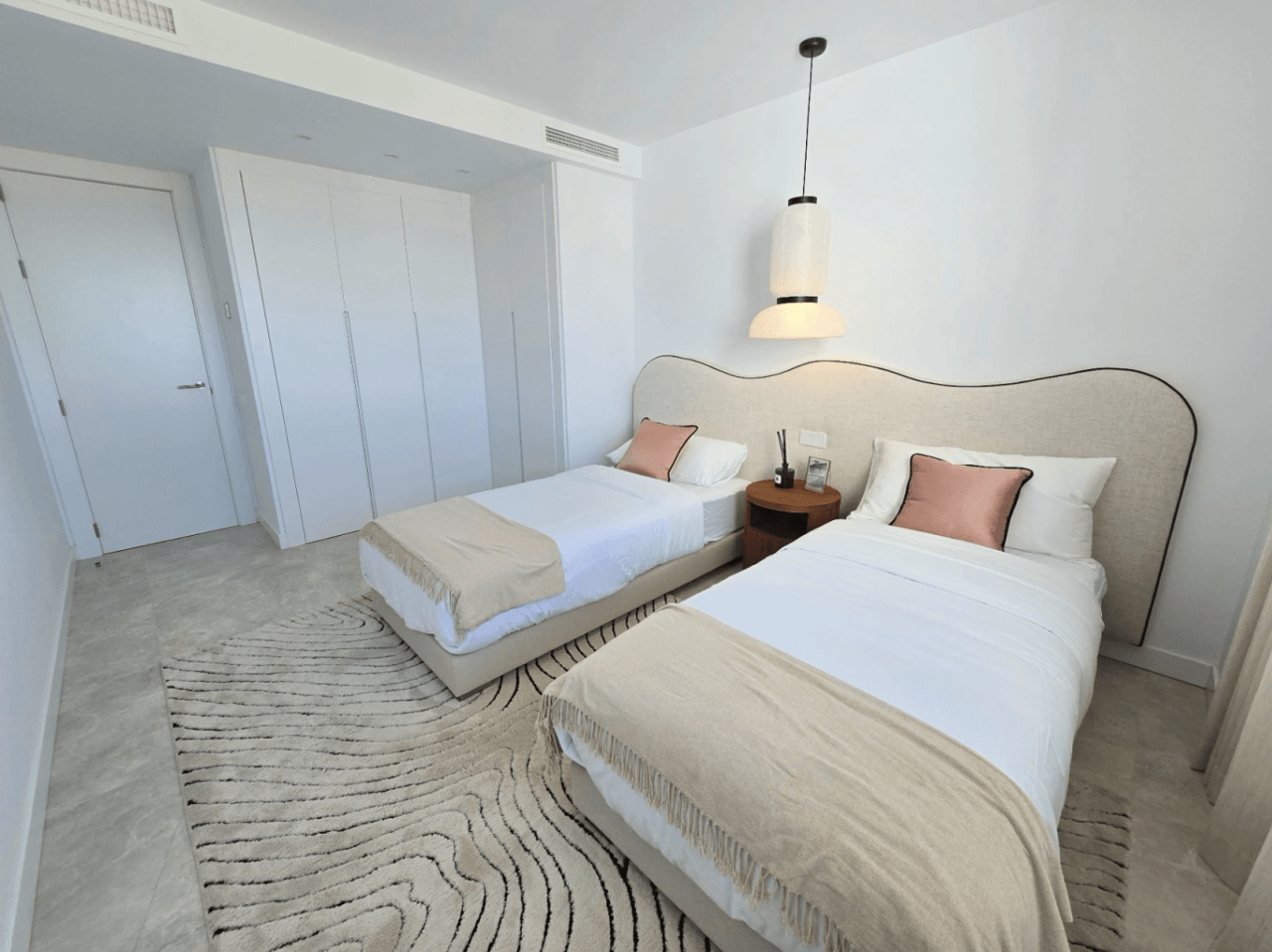 Luxurious Apartment with Panoramic Sea & Mountain Views in Soul, Marbella