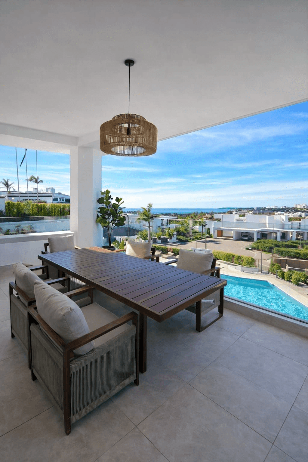 Luxurious Apartment with Panoramic Sea & Mountain Views in Soul, Marbella
