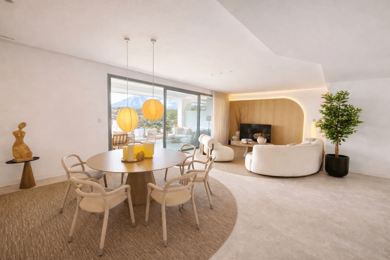Luxurious Apartment with Panoramic Sea & Mountain Views in Soul, Marbella
