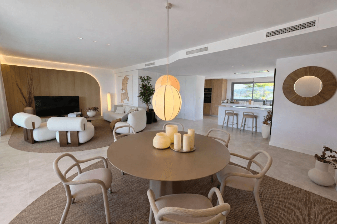Luxurious Apartment with Panoramic Sea & Mountain Views in Soul, Marbella