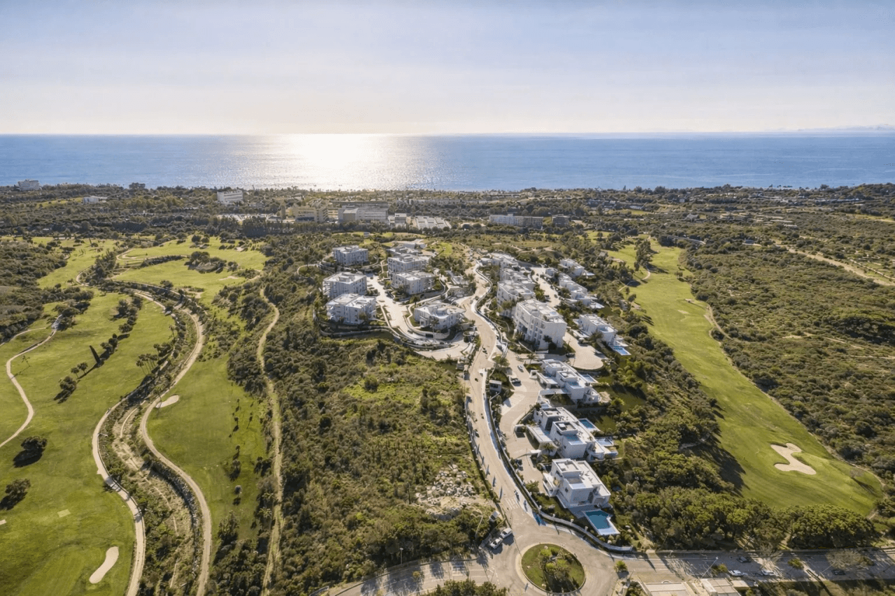 Luxurious Apartment with Panoramic Sea & Mountain Views in Soul, Marbella