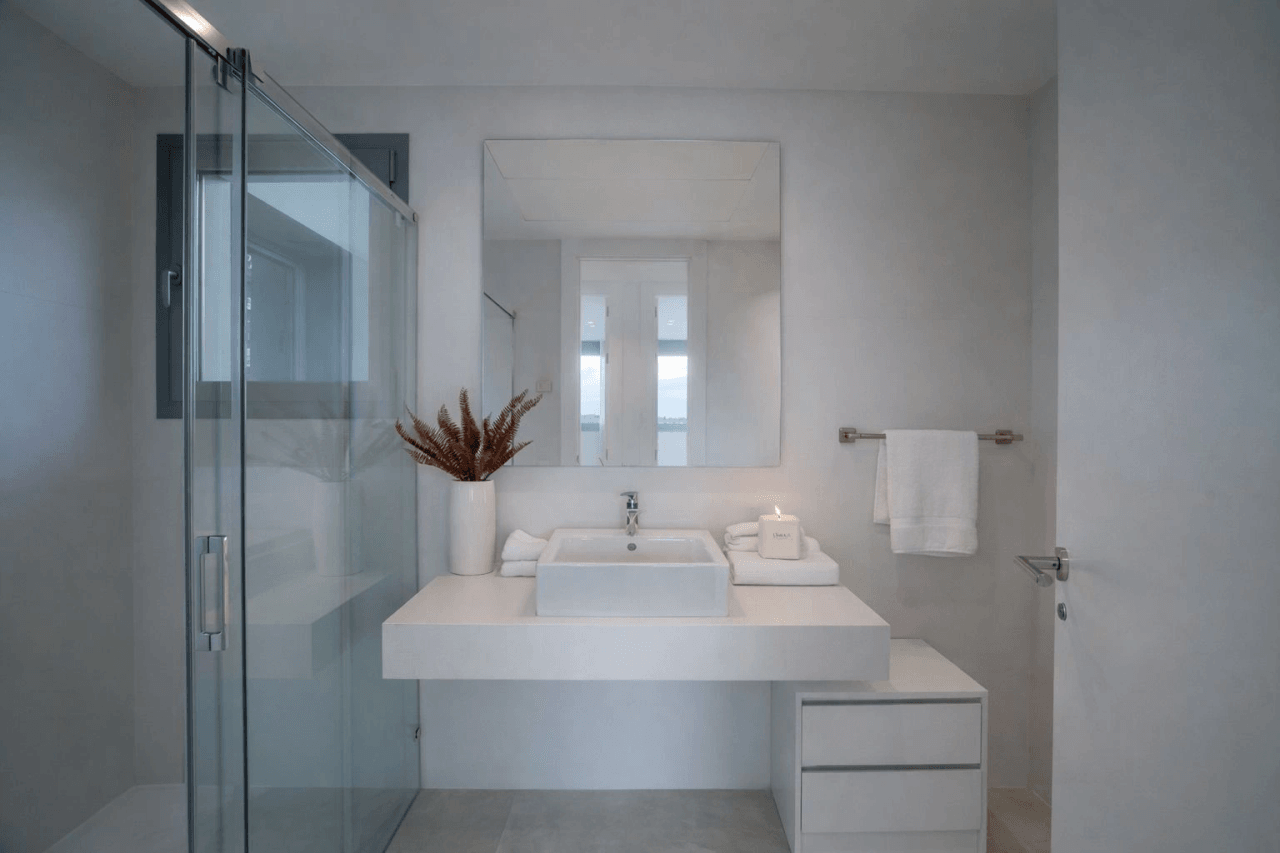 Luxurious Apartment with Panoramic Sea & Mountain Views in Soul, Marbella