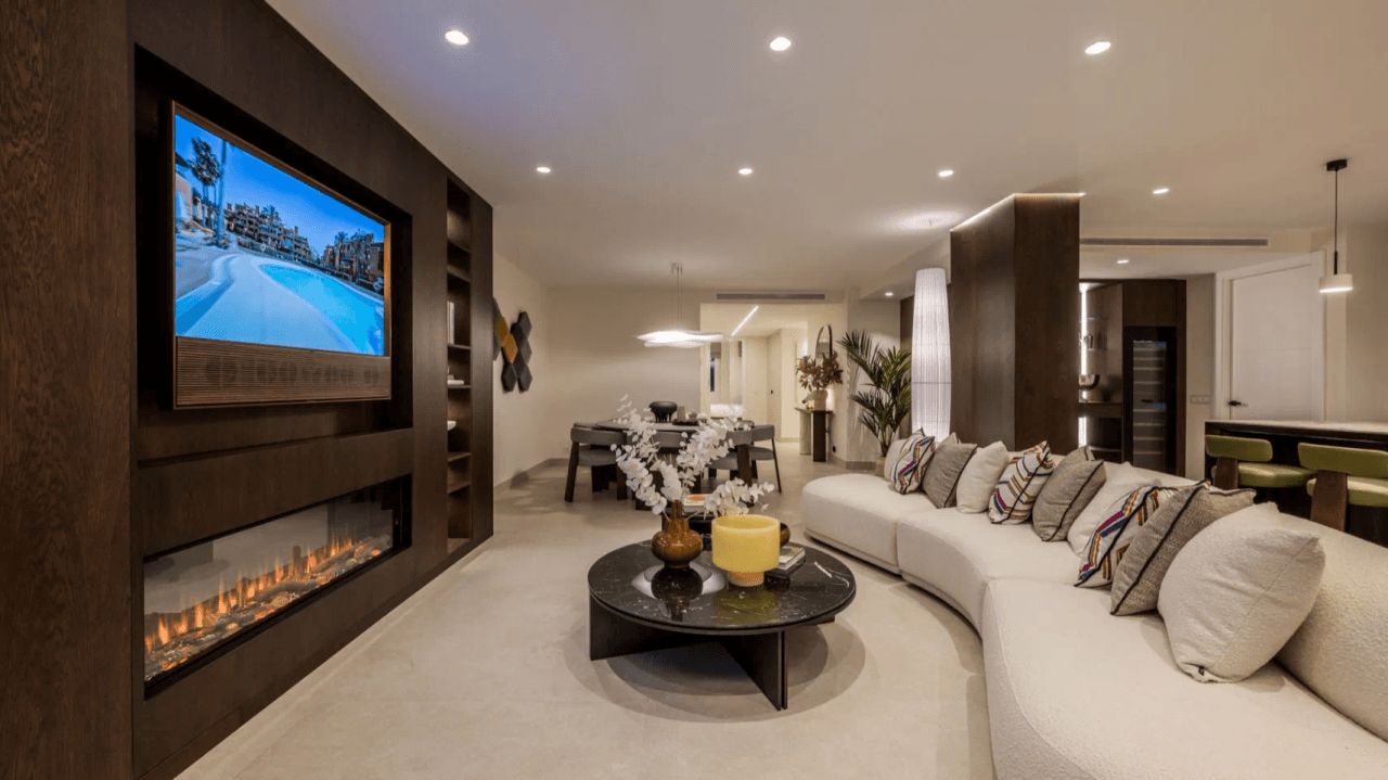LUXURY APARTMENT IN PALM BEACH, MARBELLA-Bedrooms: 3 Bathrooms: 2