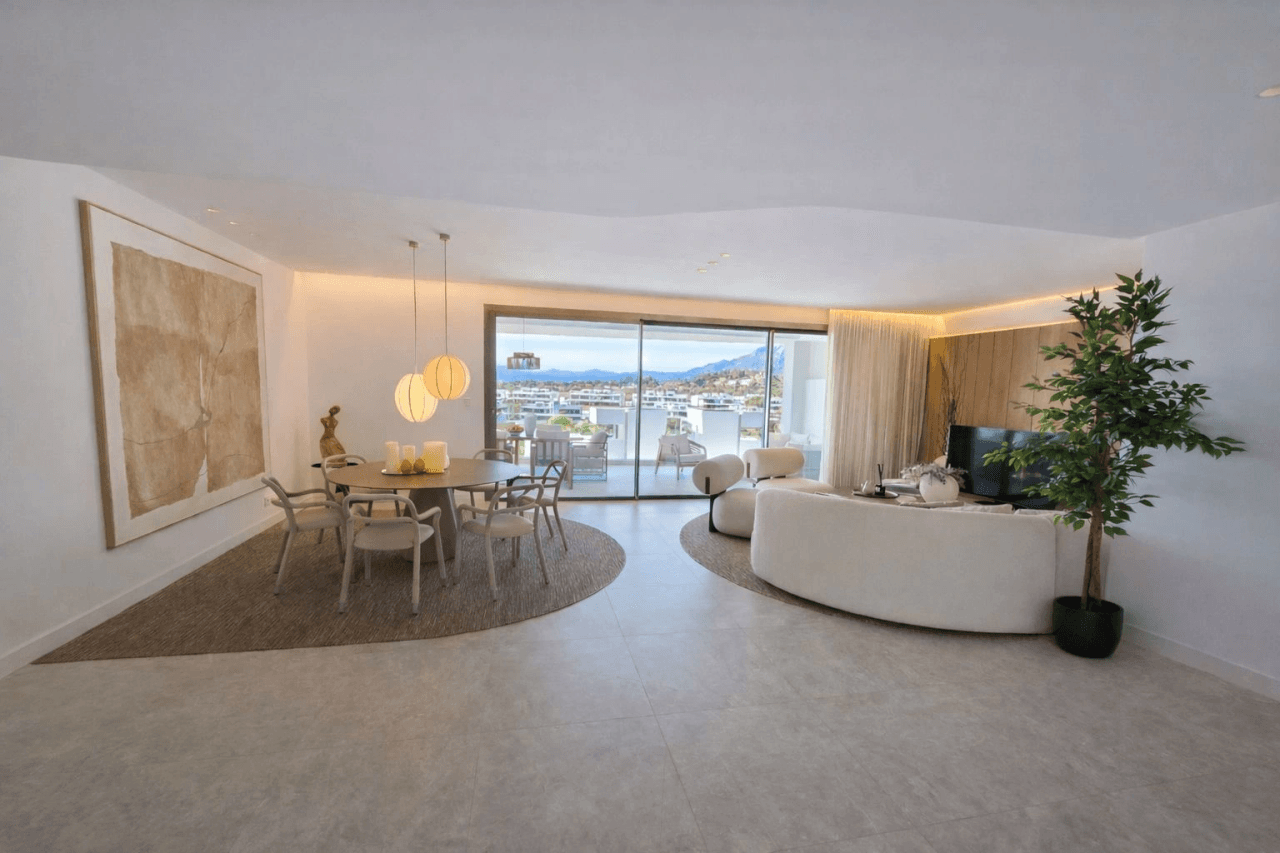 Luxurious Apartment with Panoramic Sea & Mountain Views in Soul, Marbella