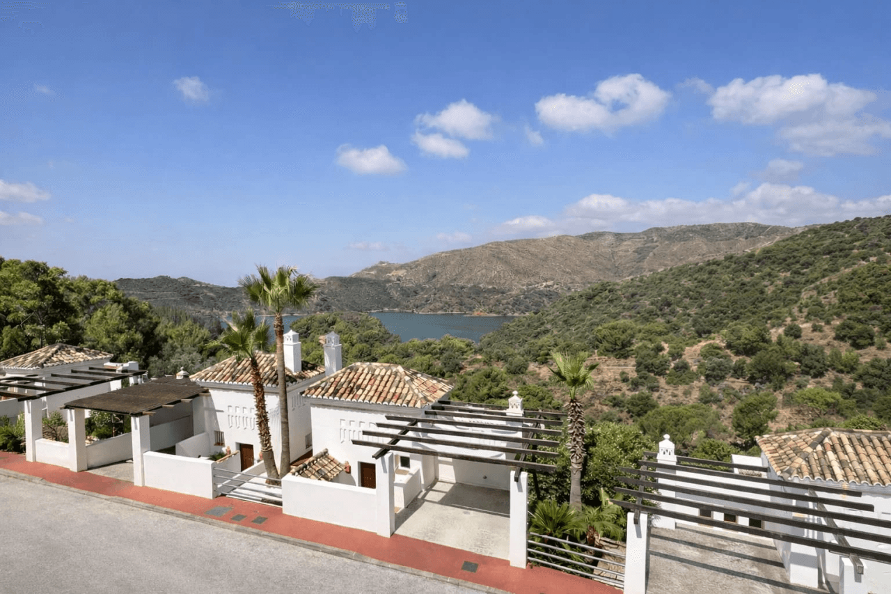 Magnificent townhouse in Zahara de istán