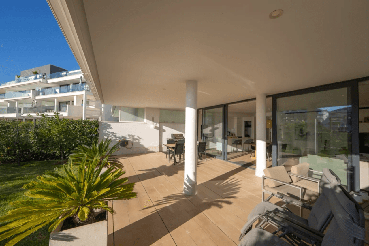 Exclusive Luxury Ground-Floor Residence with Spacious Private Garden and Maximum Privacy
