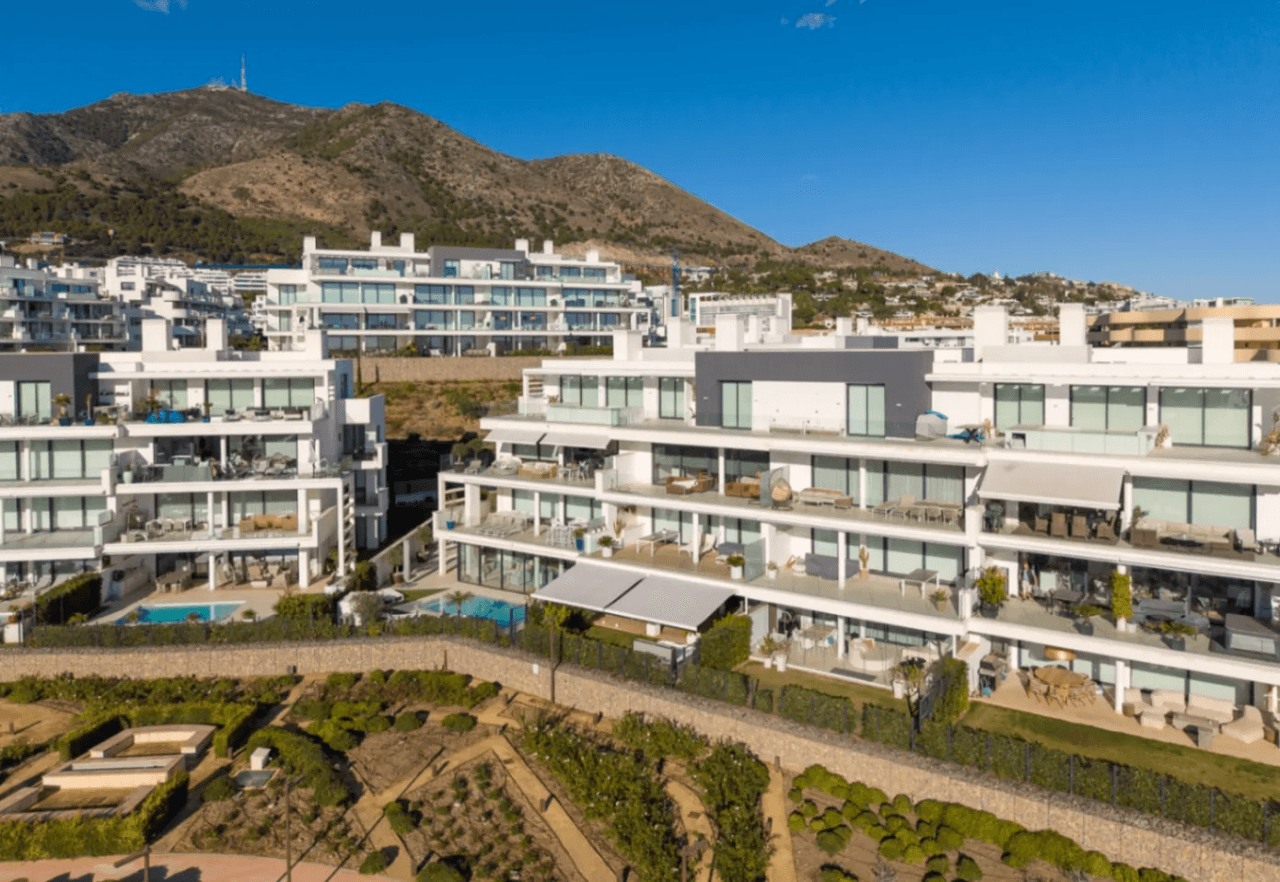 Exclusive Luxury Ground-Floor Residence with Spacious Private Garden and Maximum Privacy