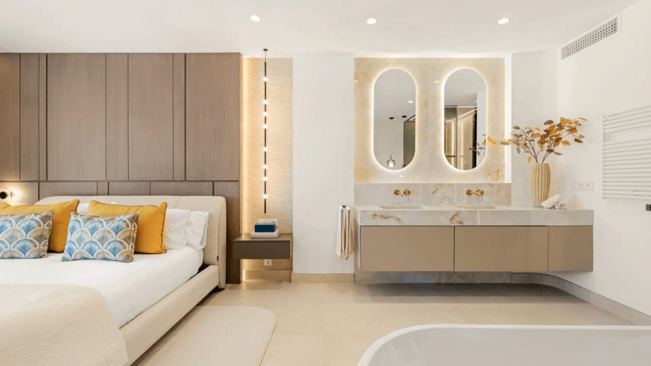 LUXURY PENTHOUSE BETWEEN MARBELLA & ESTEPONA-Bedrooms: 3 Bathrooms: 2