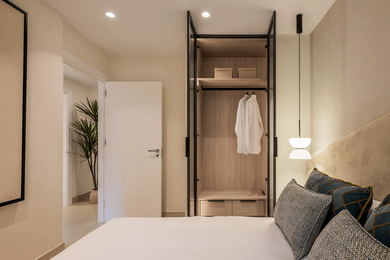 LUXURY PENTHOUSE BETWEEN MARBELLA & ESTEPONA-Bedrooms: 3 Bathrooms: 2