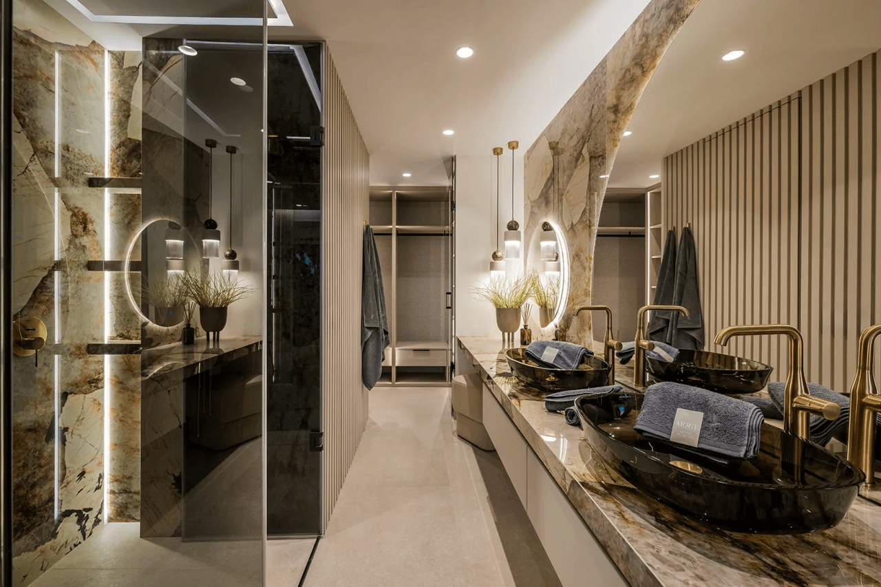 LUXURY PENTHOUSE BETWEEN MARBELLA & ESTEPONA-Bedrooms: 3-Bathrooms: 3