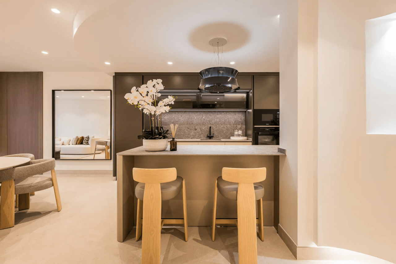LUXURY PENTHOUSE BETWEEN MARBELLA & ESTEPONA-Bedrooms: 3 Bathrooms: 2