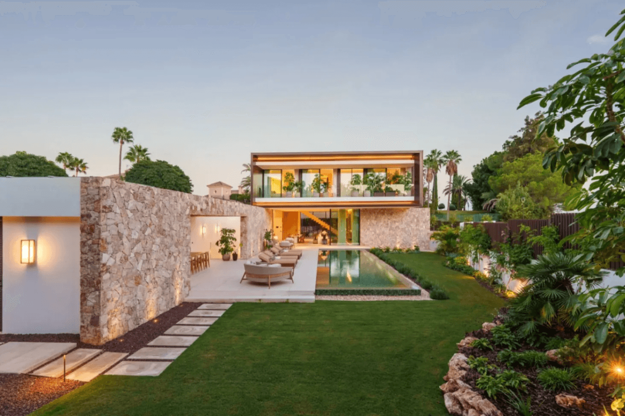 Indulge in Luxury: 5-Bedroom Villa for Sale in Marbella