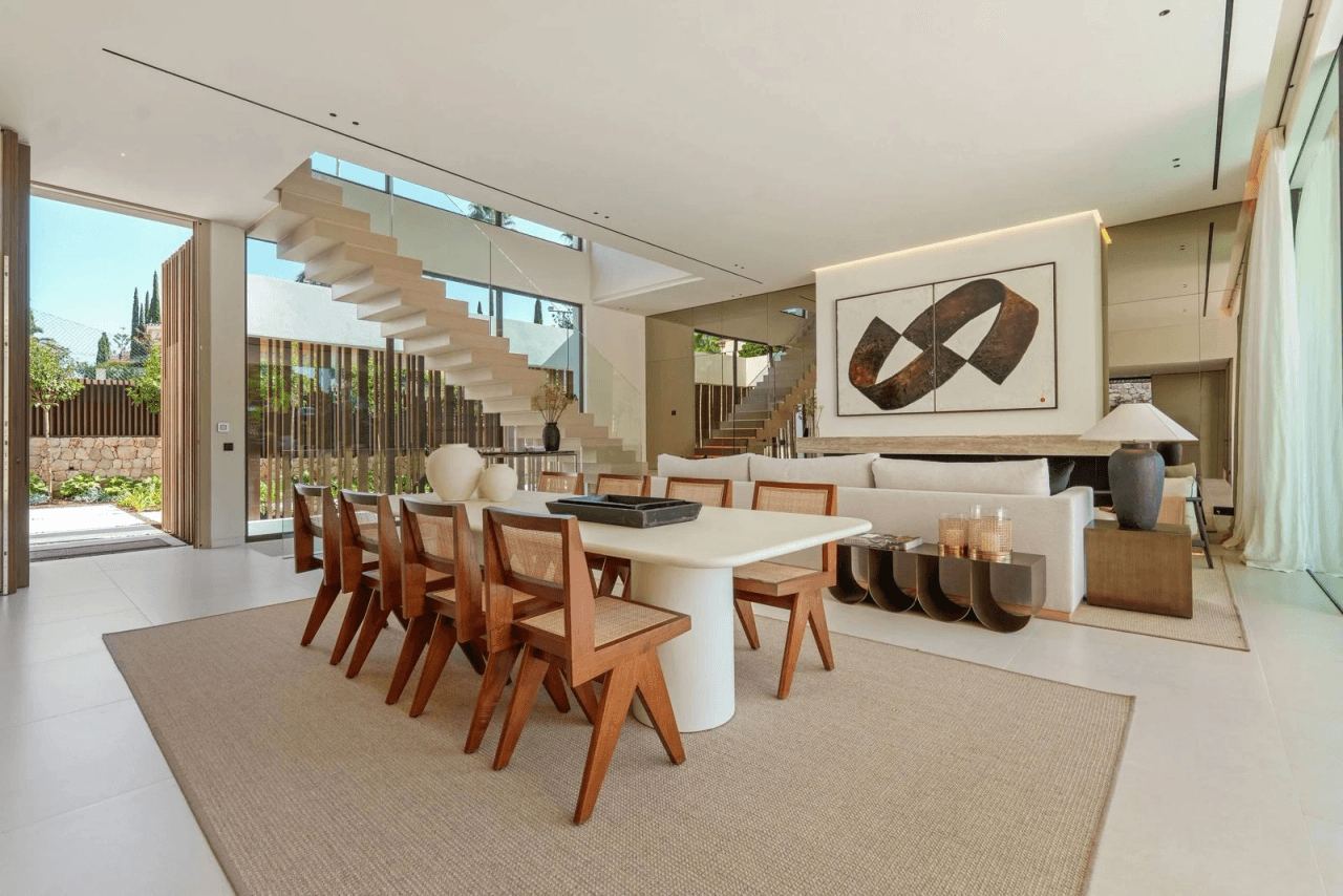 Indulge in Luxury: 5-Bedroom Villa for Sale in Marbella