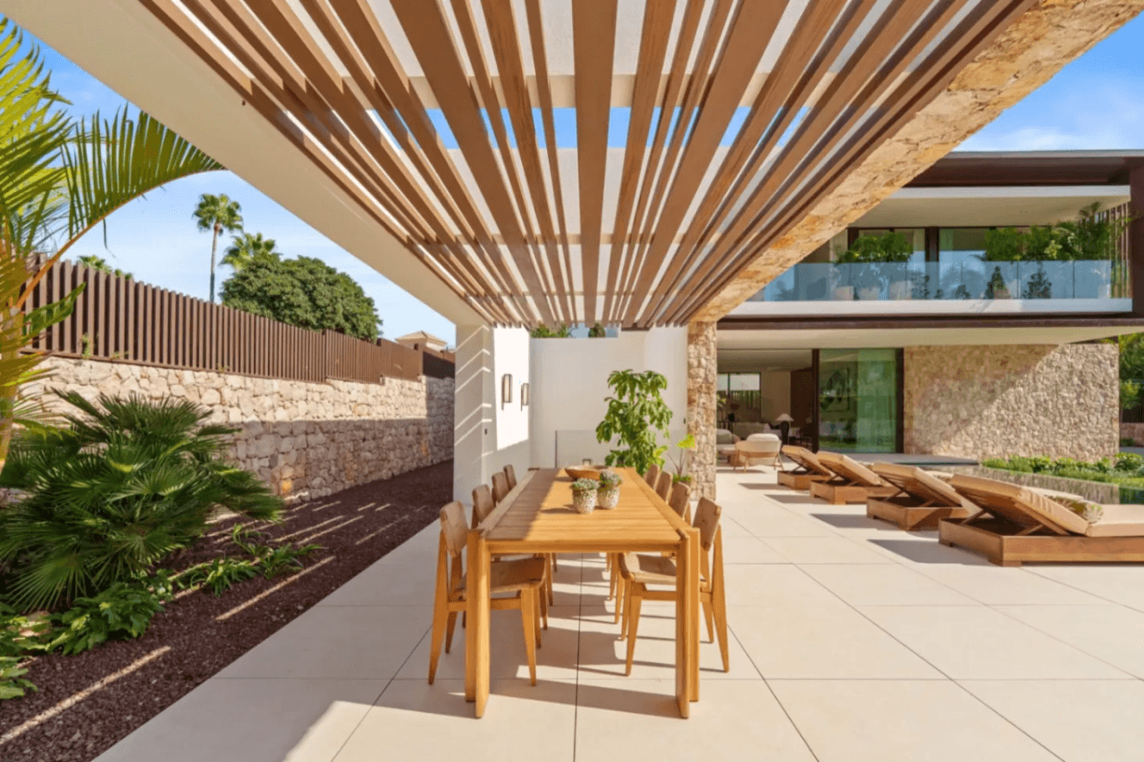 Indulge in Luxury: 5-Bedroom Villa for Sale in Marbella