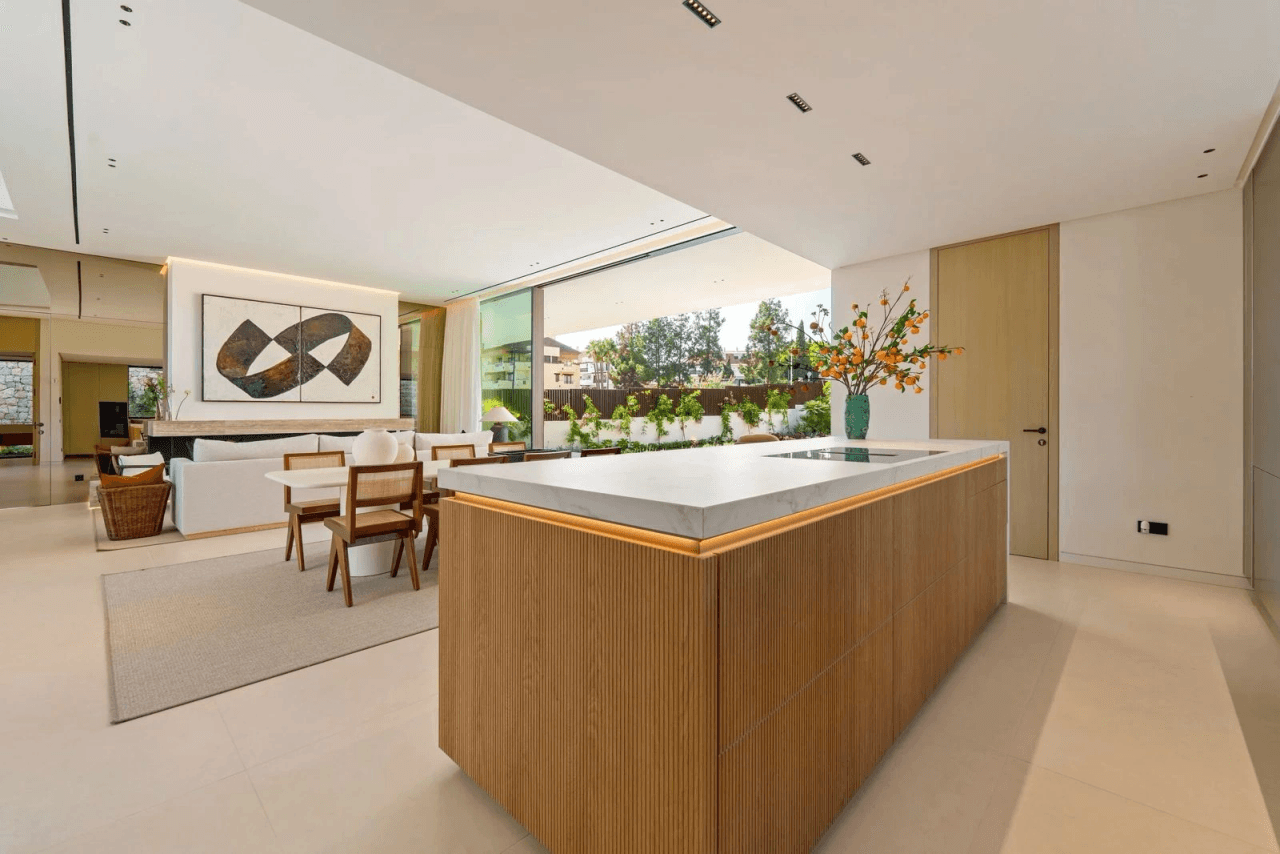Indulge in Luxury: 5-Bedroom Villa for Sale in Marbella