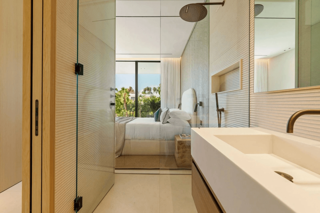 Indulge in Luxury: 5-Bedroom Villa for Sale in Marbella