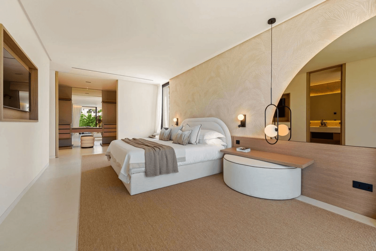 Indulge in Luxury: 5-Bedroom Villa for Sale in Marbella