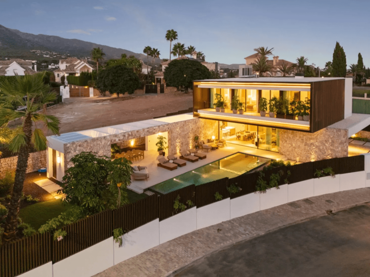 Indulge in Luxury: 5-Bedroom Villa for Sale in Marbella
