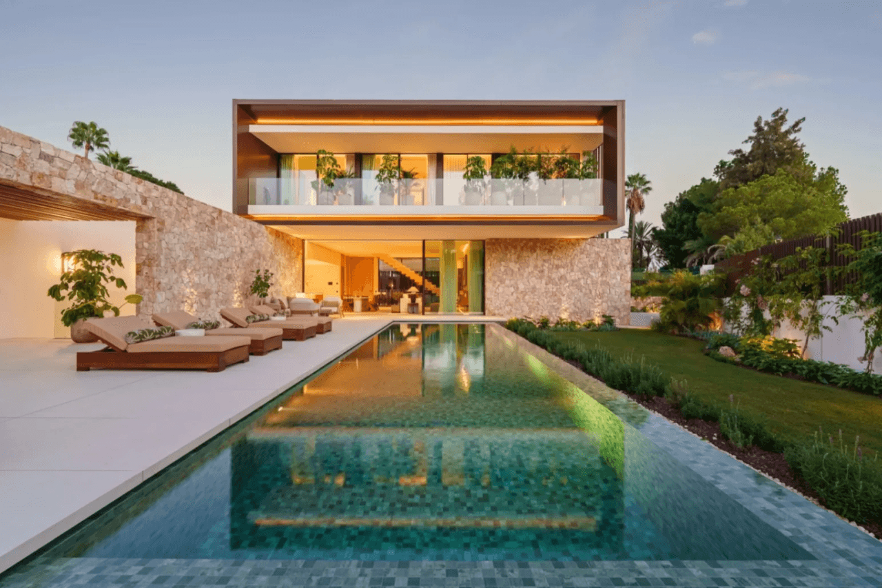 Indulge in Luxury: 5-Bedroom Villa for Sale in Marbella