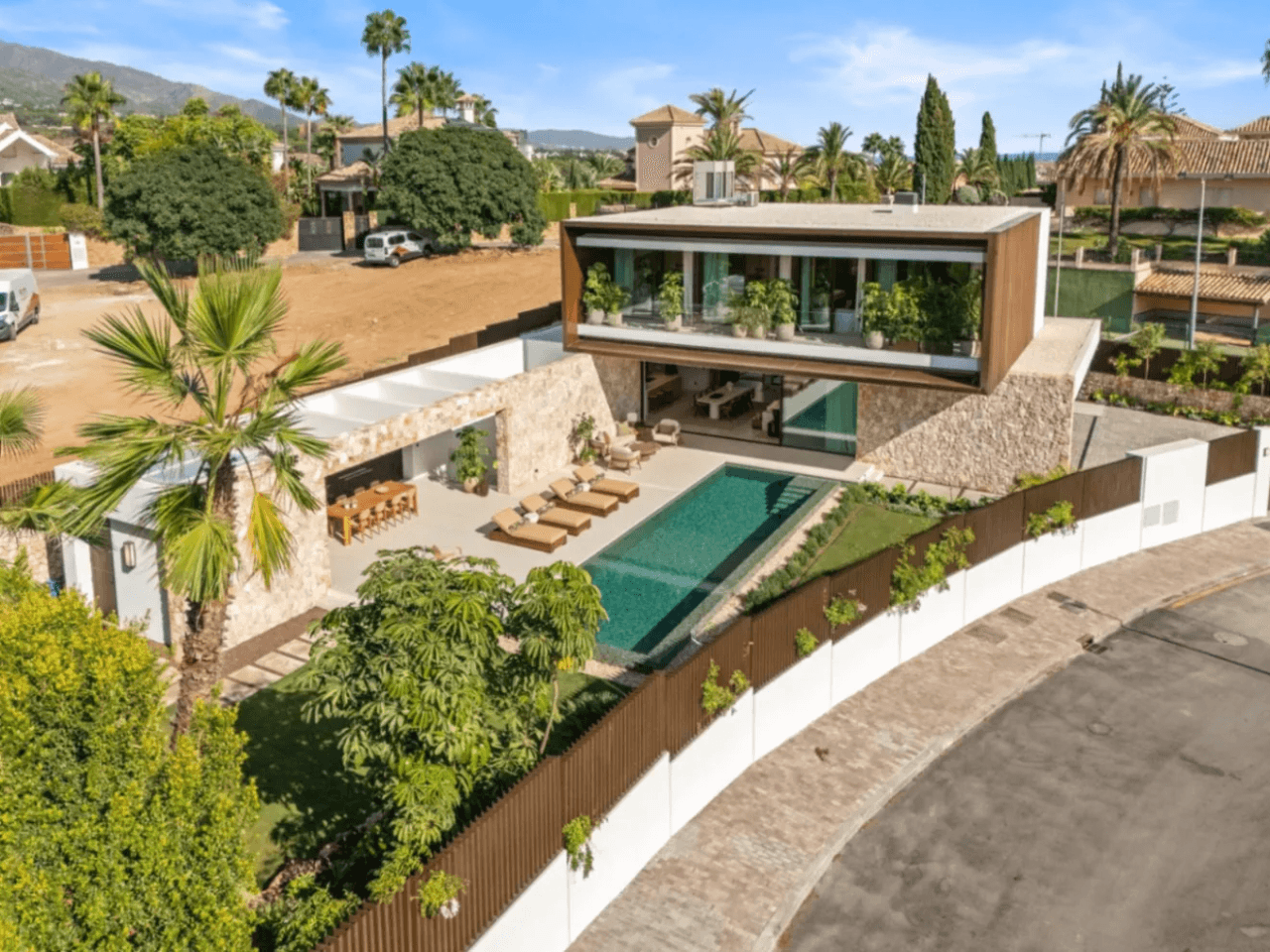 Indulge in Luxury: 5-Bedroom Villa for Sale in Marbella