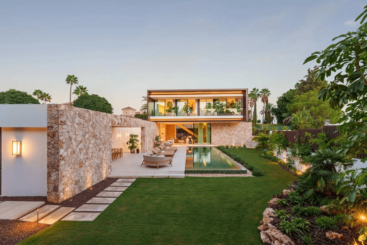 Indulge in Luxury: 5-Bedroom Villa for Sale in Marbella