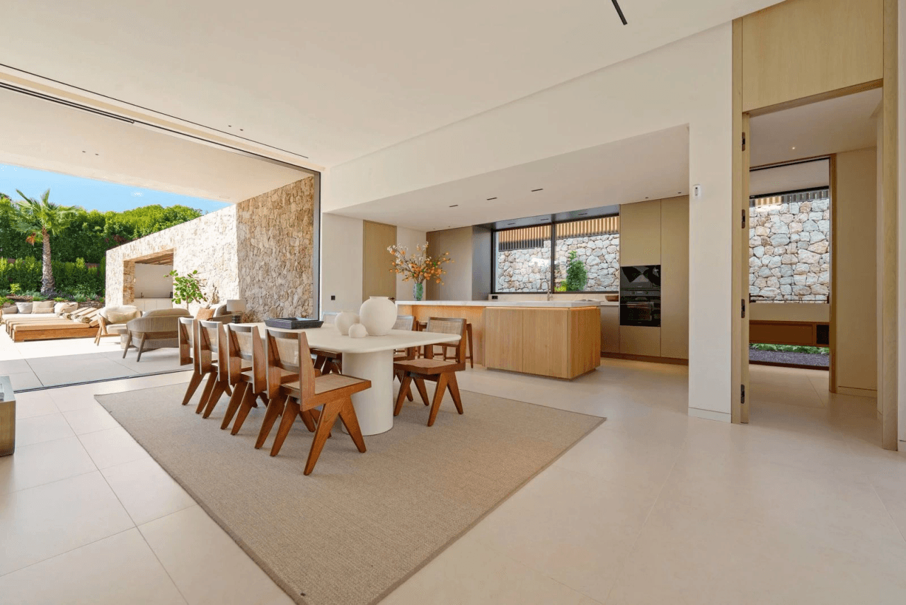 Indulge in Luxury: 5-Bedroom Villa for Sale in Marbella