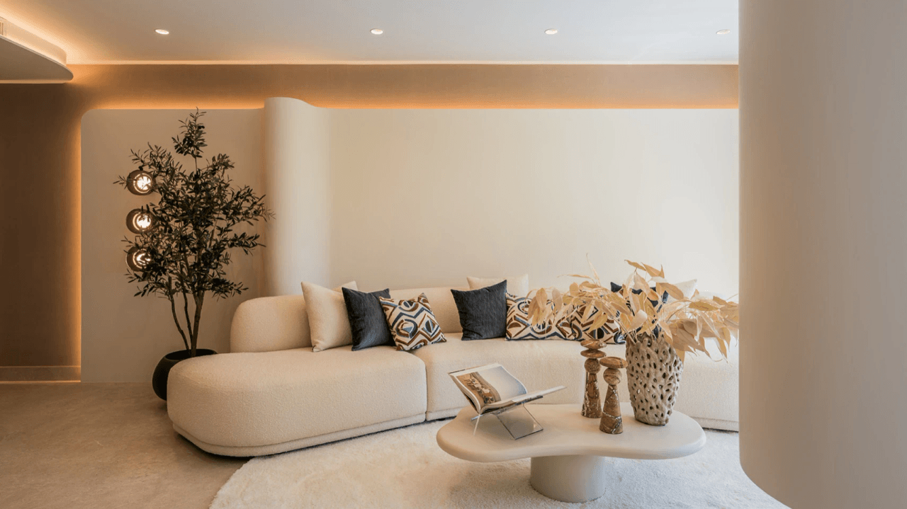 Spacious first line beach 3-Bedroom Apartment in the New Golden Mile