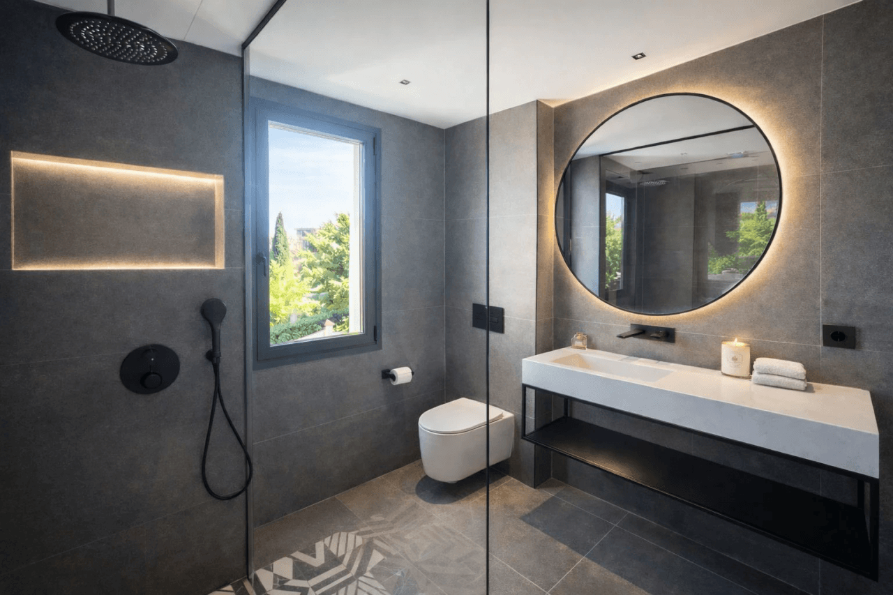 Luxury 3-Bedroom Duplex with Sea Views in Río Real, Marbella