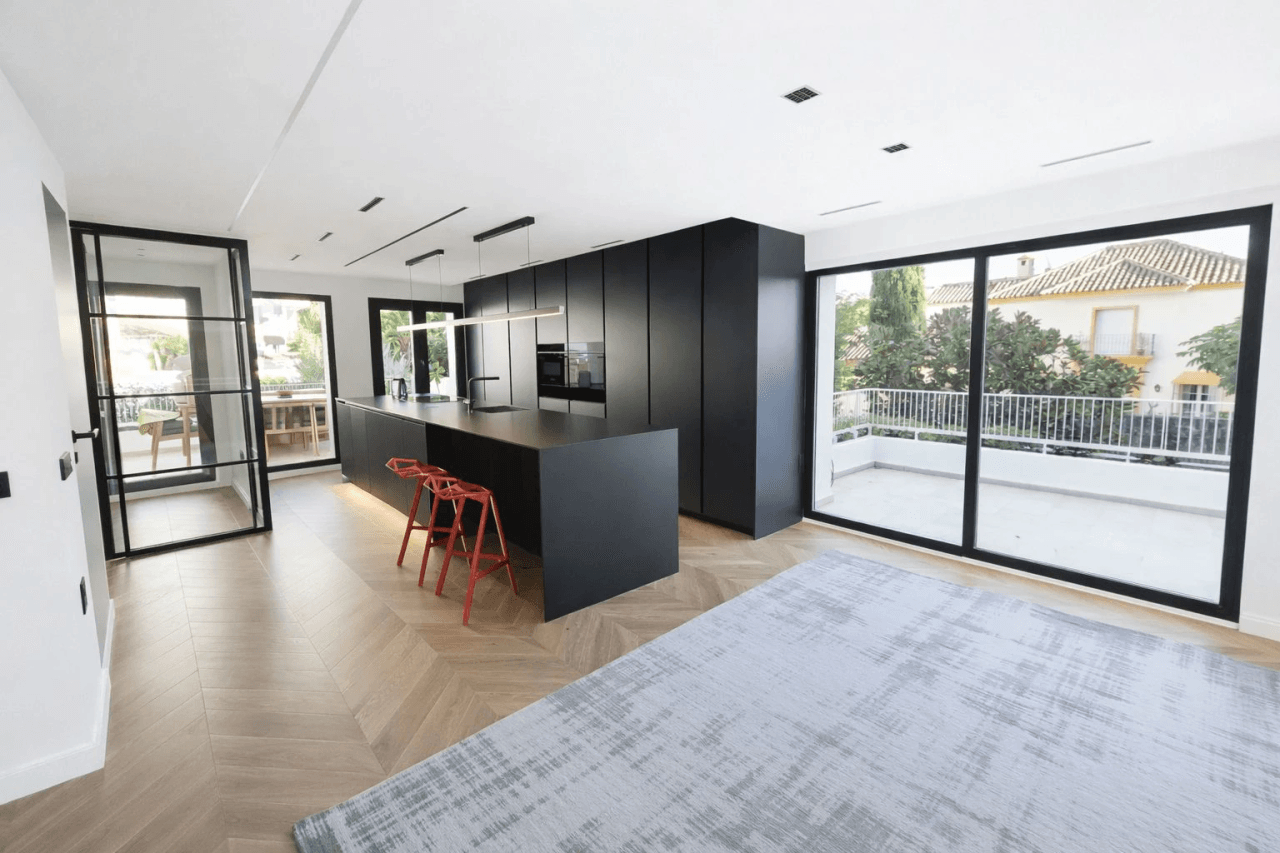Luxury 3-Bedroom Duplex with Sea Views in Río Real, Marbella