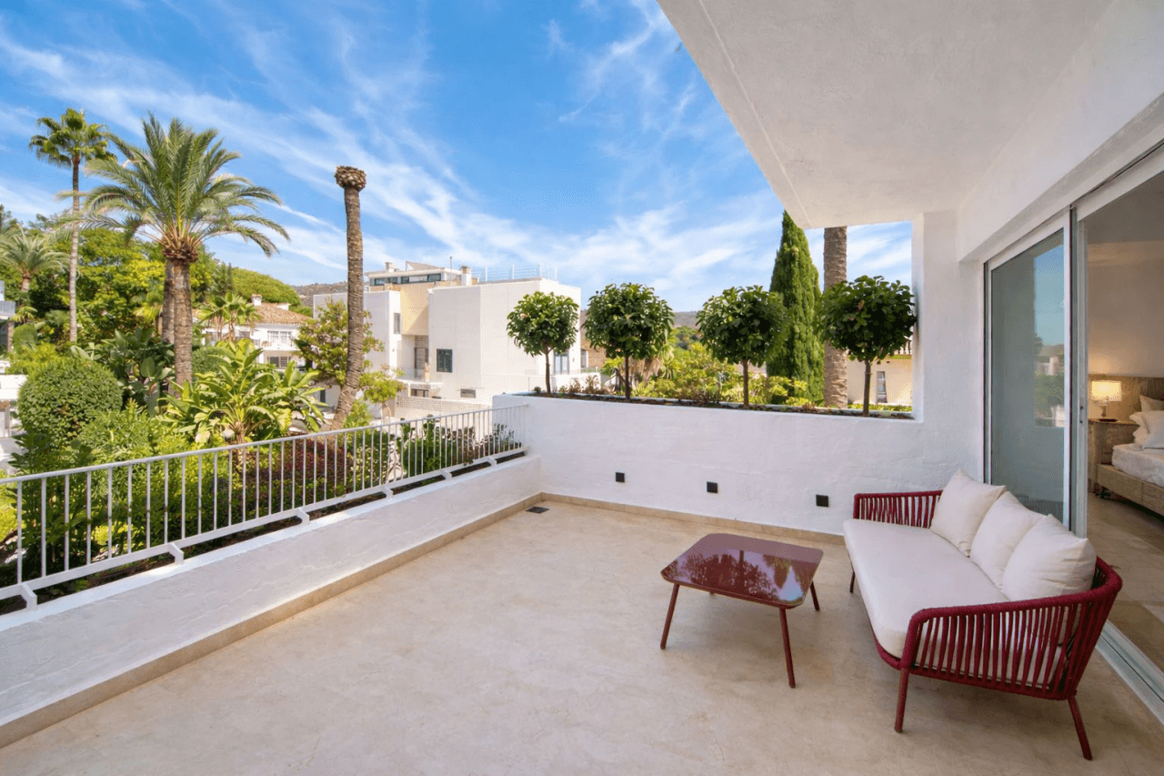Luxury 3-Bedroom Duplex with Sea Views in Río Real, Marbella