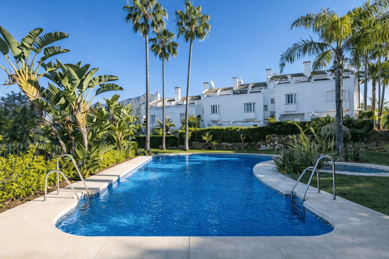 Renovated townhouse on Marbella’s Golden Mile, walking distance to Puente Romano and the beach