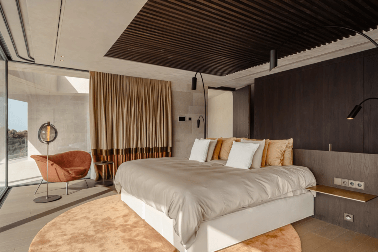 Luxurious 7-Bedroom Villa for Sale in Benahavís, Costa del Sol