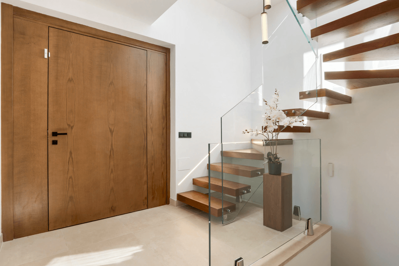 Luxurious Chalet for Sale in Marbella, Costa del Sol - 4 Beds, 5 Baths
