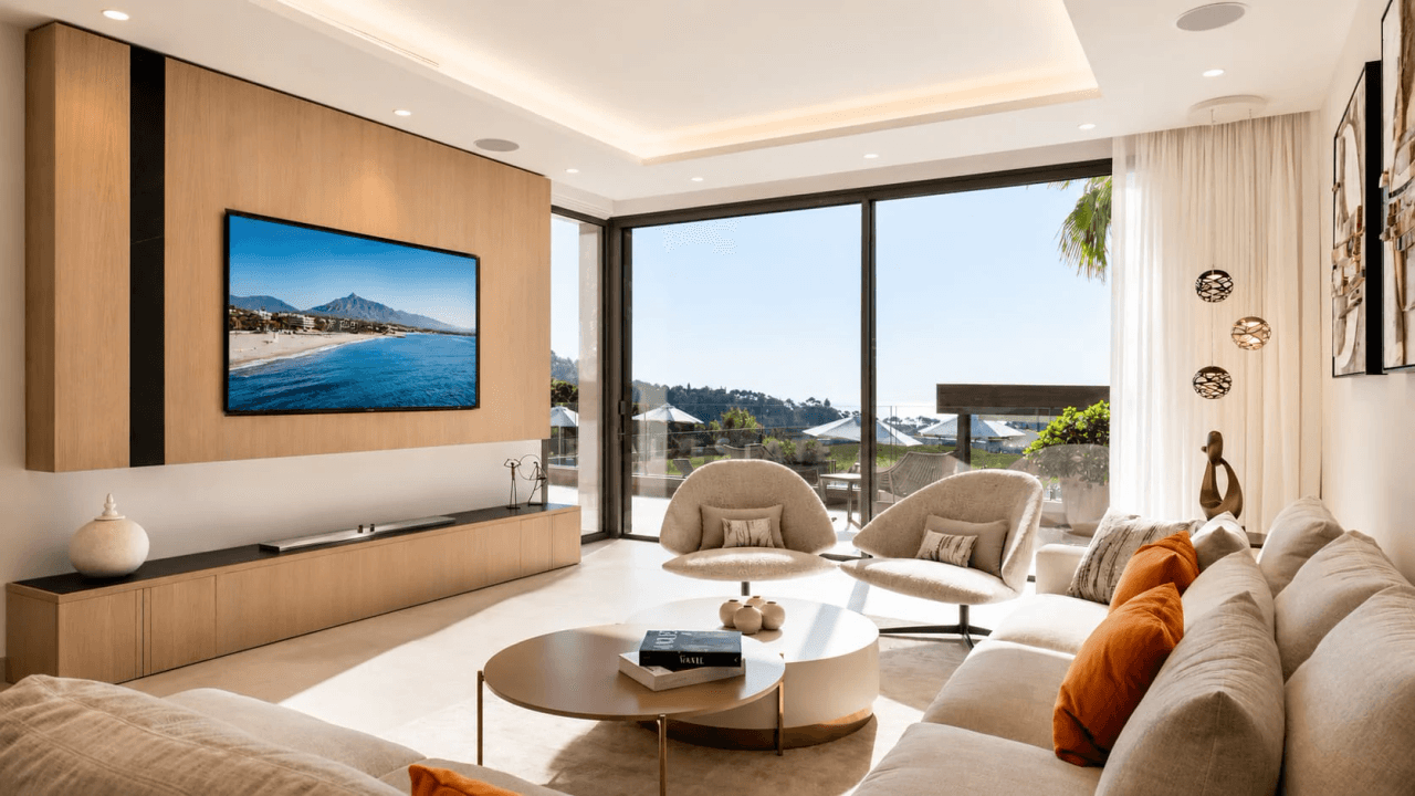 Luxurious 6-Bedroom Villa for Sale in Benahavís, Costa del Sol