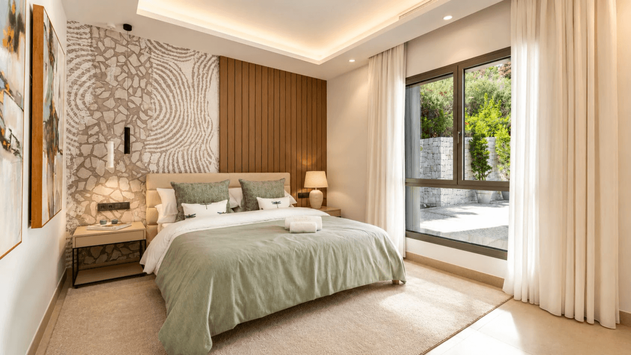 Luxurious 6-Bedroom Villa for Sale in Benahavís, Costa del Sol