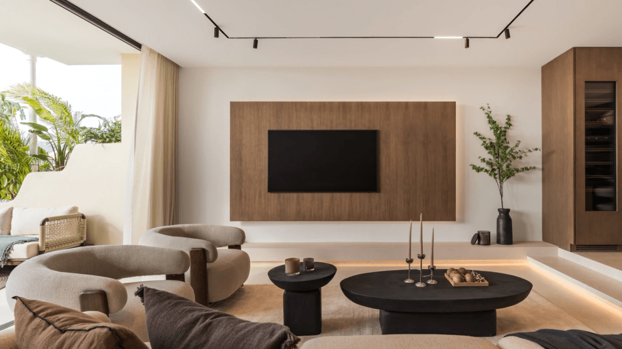 High-End Renovated Townhouse in Altos de Aloha
