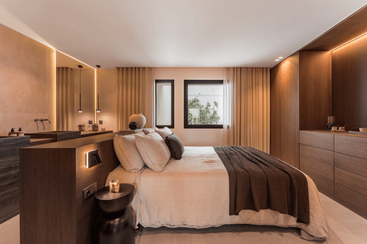 High-End Renovated Townhouse in Altos de Aloha