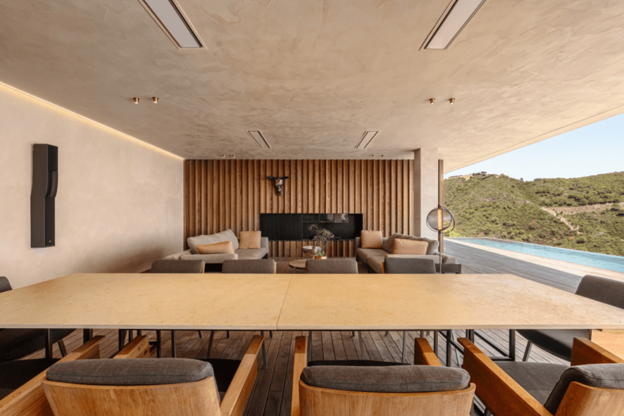 Luxurious 7-Bedroom Villa for Sale in Benahavís, Costa del Sol