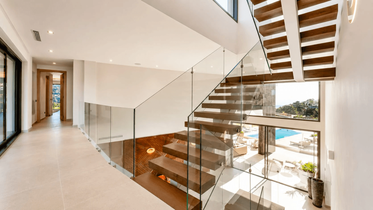 Luxurious 6-Bedroom Villa for Sale in Benahavís, Costa del Sol