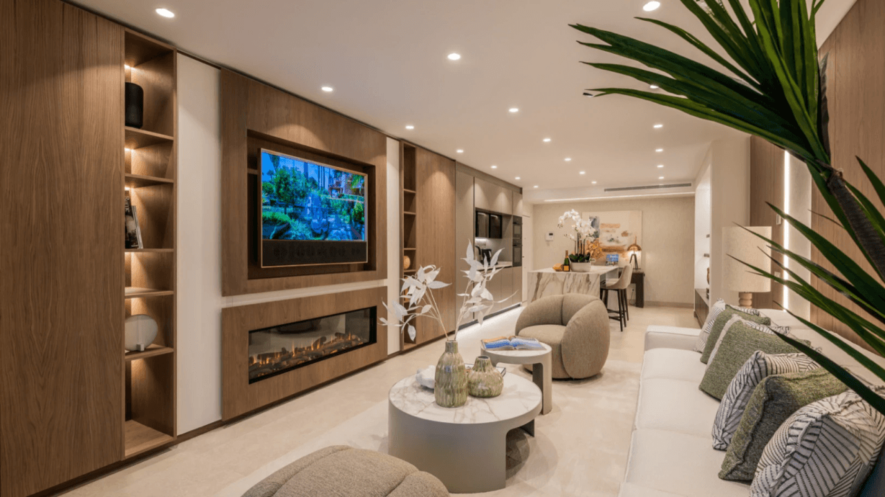 Elegant Sea View Apartment Located at Urb. Bahía del Velerín