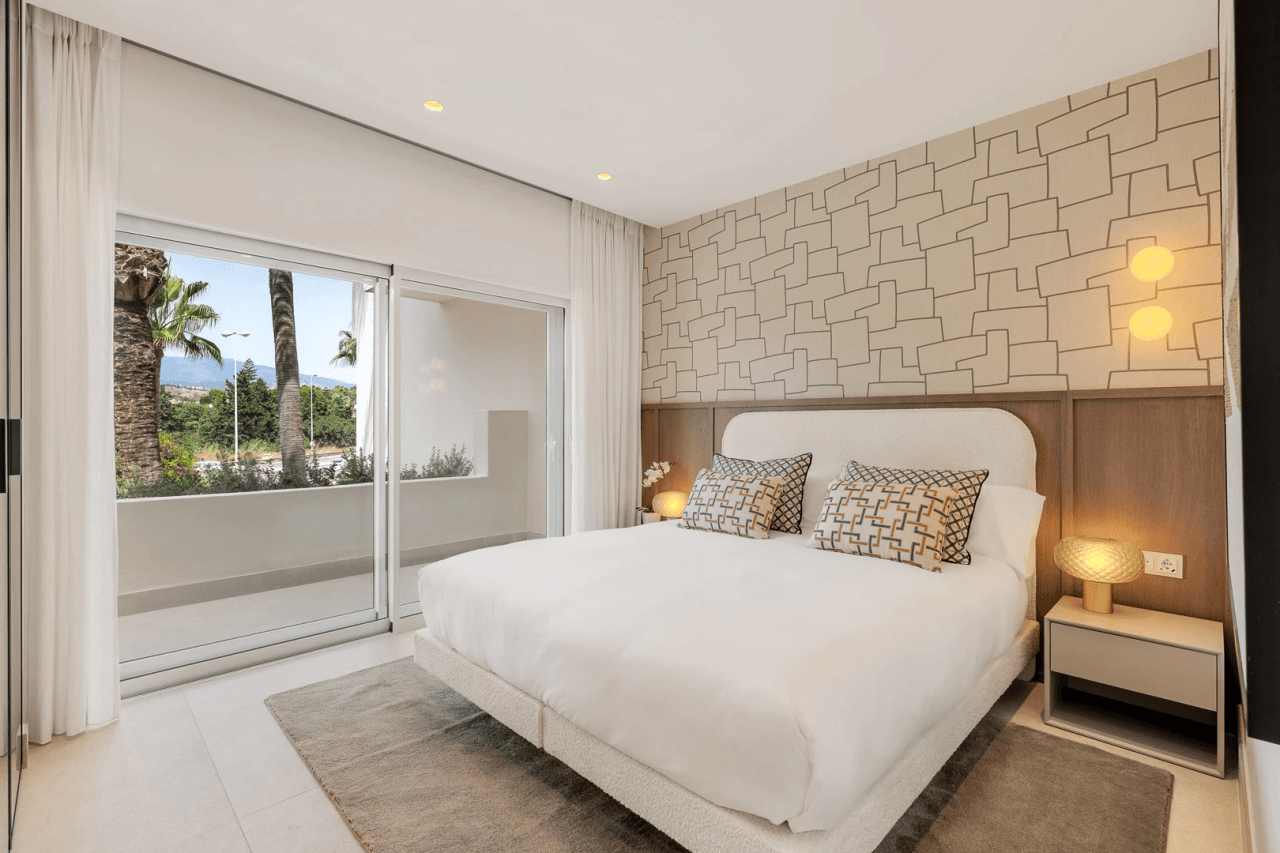 Elegant Sea View Apartment Located at Urb. Bahía del Velerín