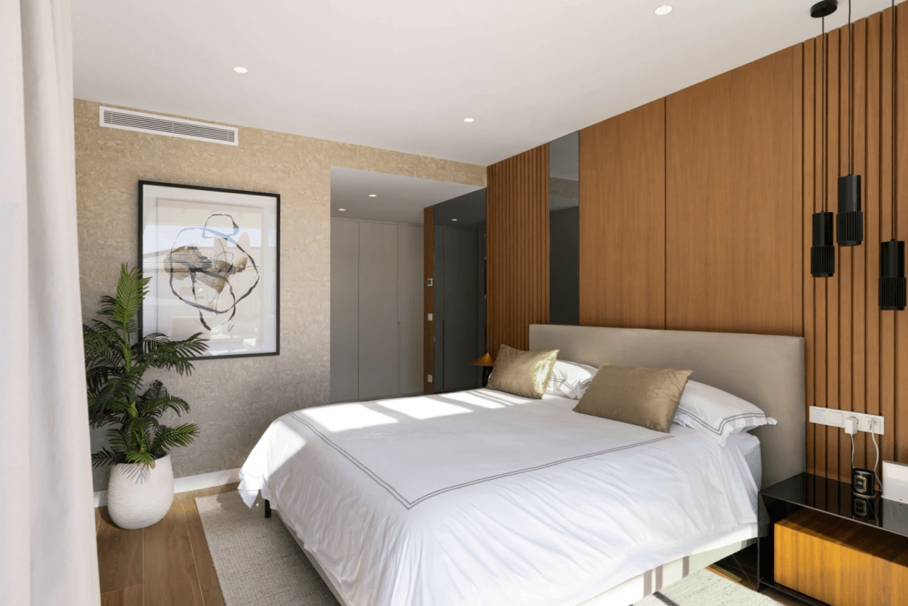 Luxurious Chalet for Sale in Marbella, Costa del Sol - 6 Bedrooms