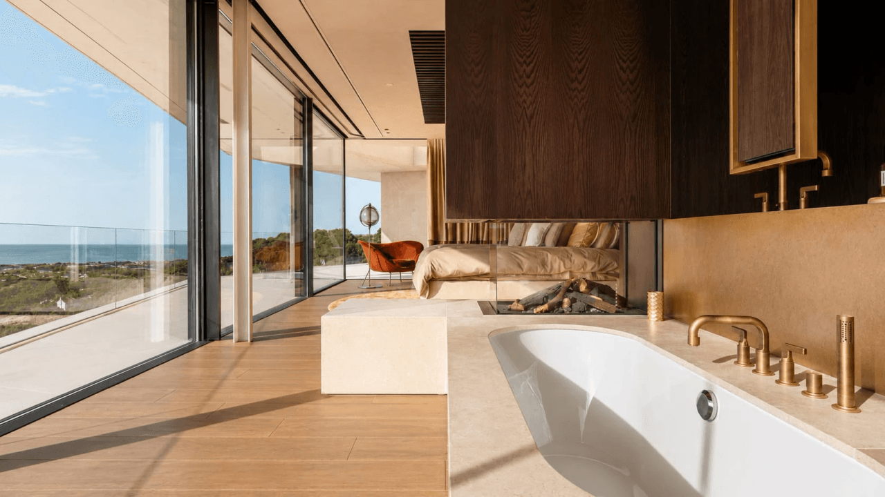 Luxurious 7-Bedroom Villa for Sale in Benahavís, Costa del Sol