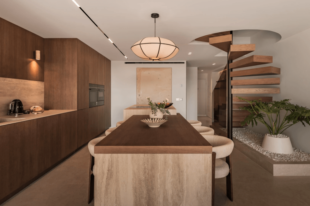High-End Renovated Townhouse in Altos de Aloha