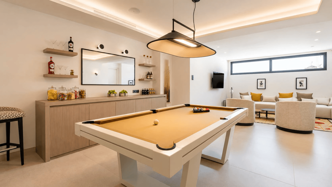 Luxurious 6-Bedroom Villa for Sale in Benahavís, Costa del Sol