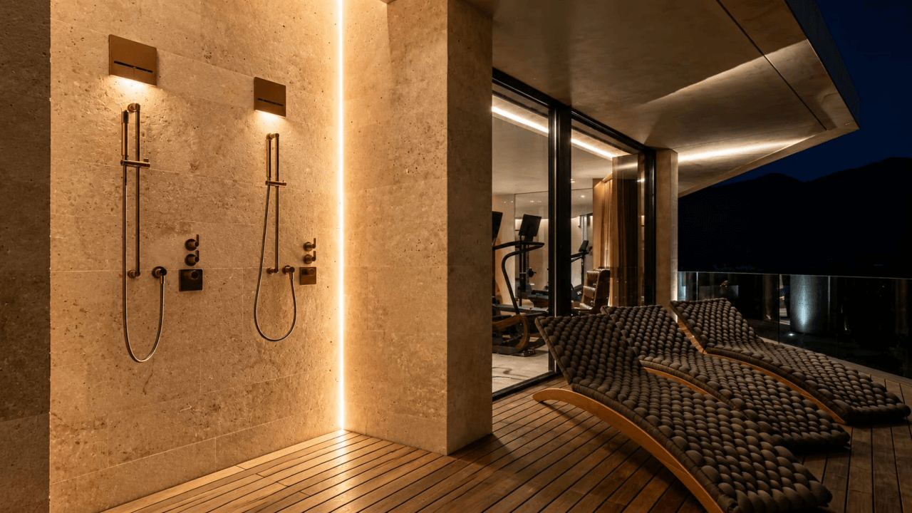 Luxurious 7-Bedroom Villa for Sale in Benahavís, Costa del Sol
