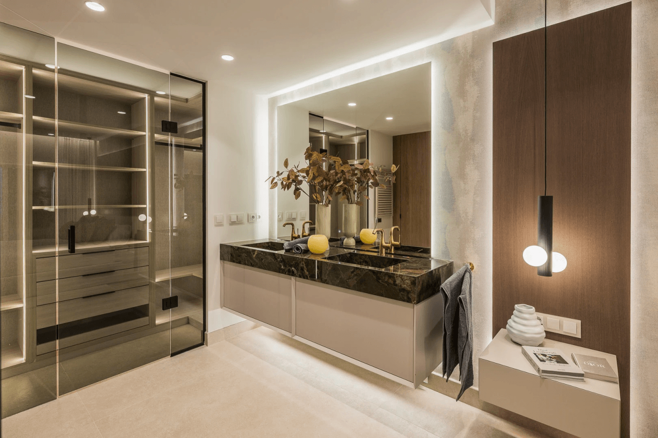 Elegant Sea View Apartment Located at Urb. Bahía del Velerín