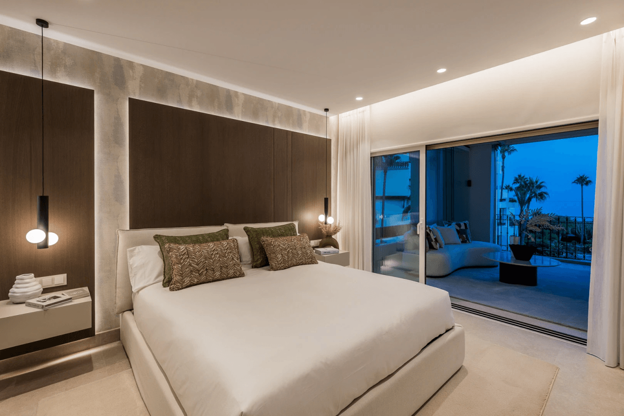 Elegant Sea View Apartment Located at Urb. Bahía del Velerín