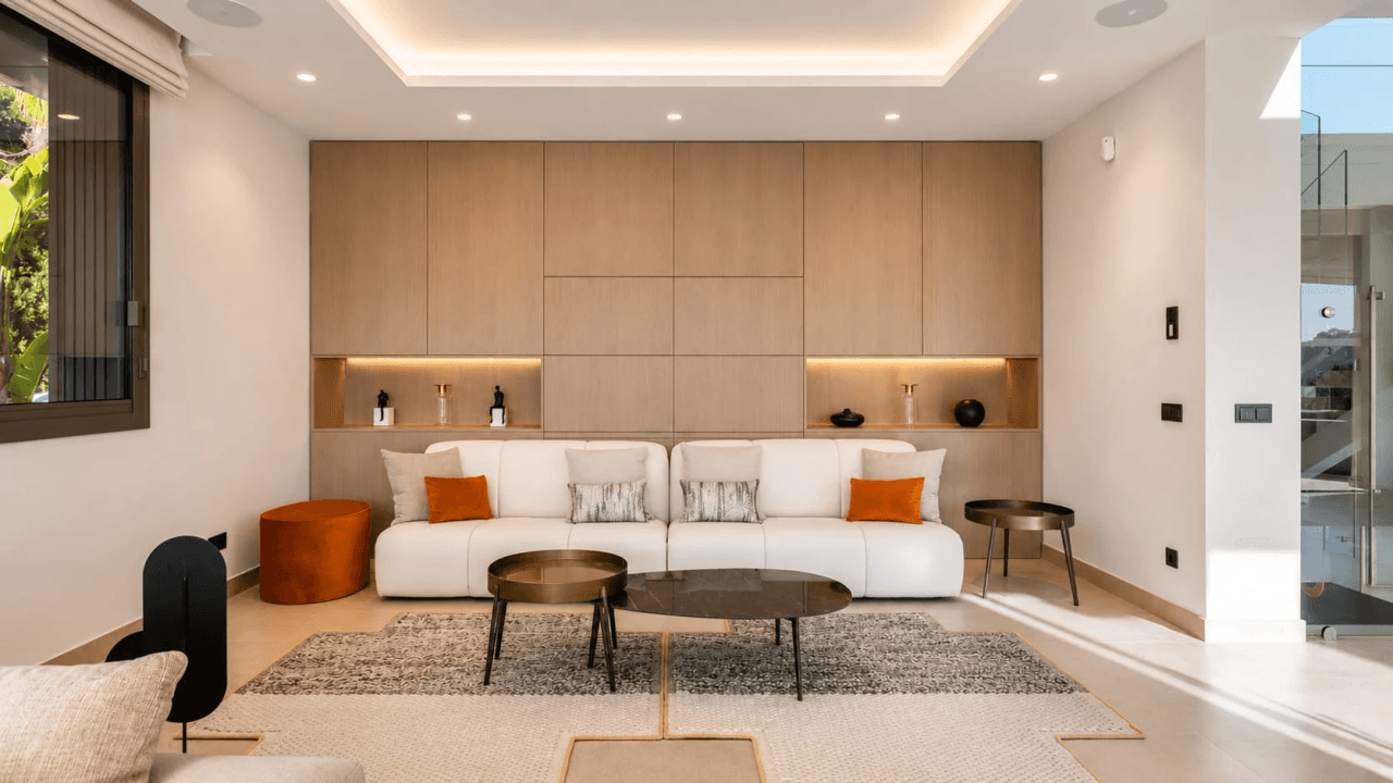 Luxurious 6-Bedroom Villa for Sale in Benahavís, Costa del Sol